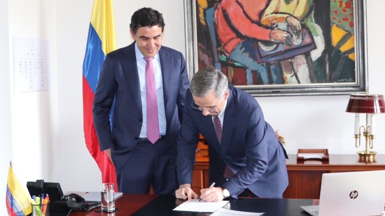 Mario Fernando Cruz Vargas asume la dirección de la URF.