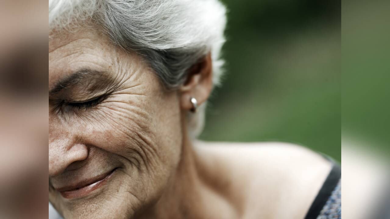 Con una crema casera se puede combatir las arrugas que van apareciendo con el paso de los años. Foto: GettyImages.