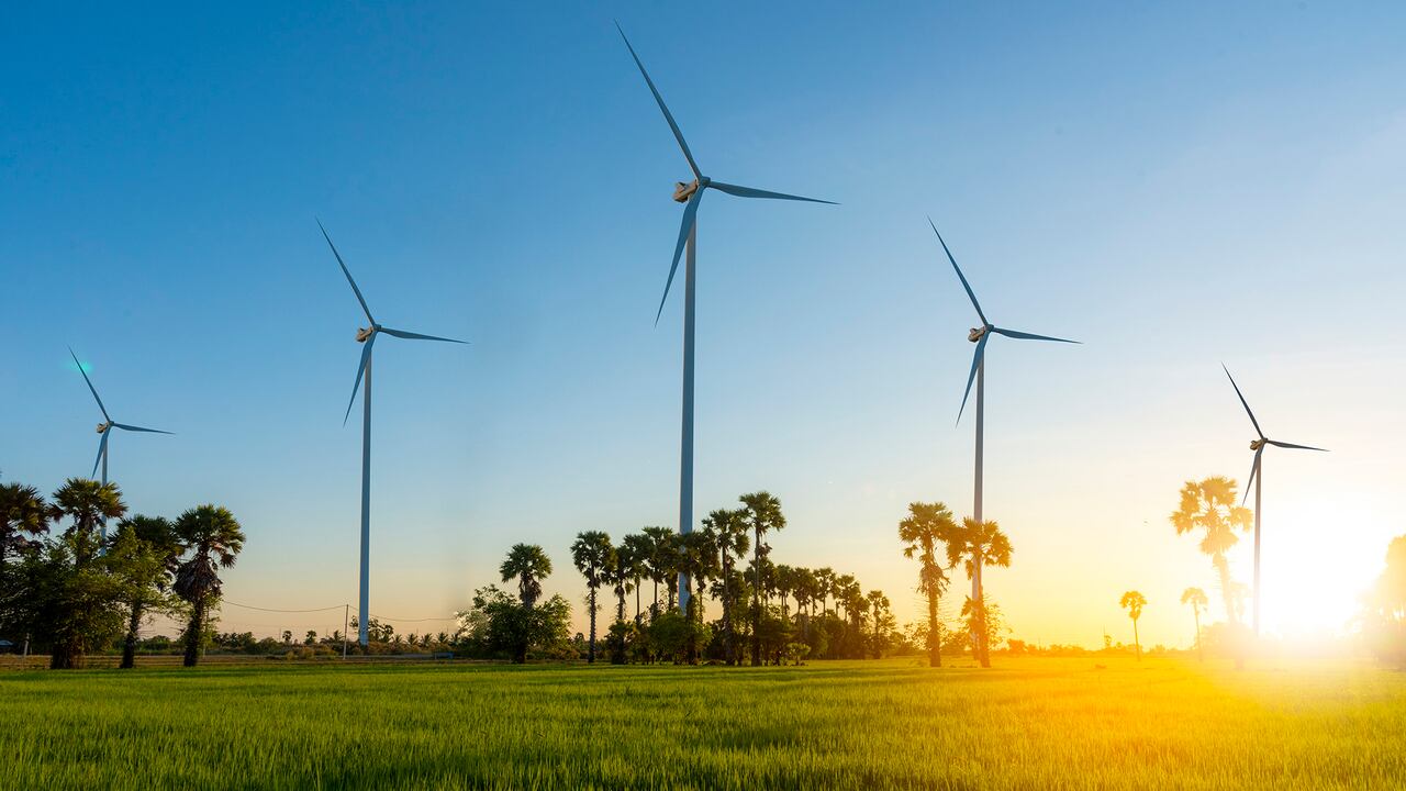 Turbina eólica o energía eólica Traducido en electricidad, protección del medio ambiente Haga que el mundo no se caliente.