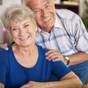 La geriatría es una especialidad de la medicina que se preocupa por el envejecimiento saludable y las enfermedades de los adultos mayores, de cómo tratarlas y prevenirlas.