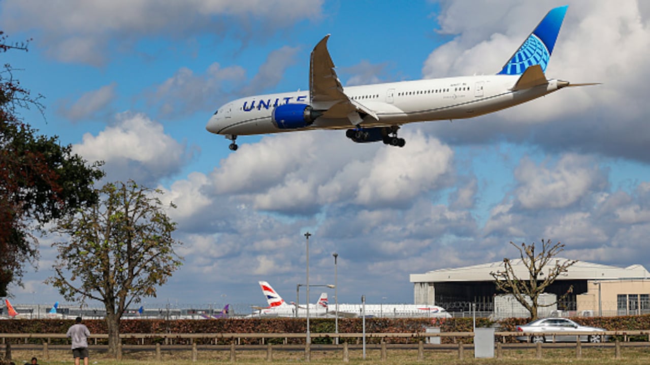 El vuelo tuvo que ser desviado por una anomalía que involucró al piloto.