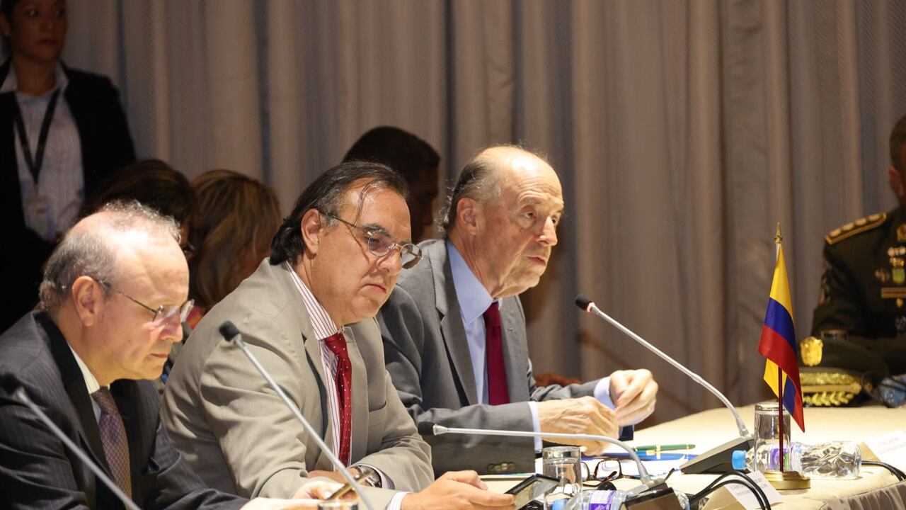 Canciller Álvaro Leyva se reunió con delegados de Estados Unidos y Panamá.