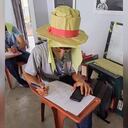 Los cascos ‘anticopia’, la insólita medida que tomó un maestro con sus estudiantes en Filipinas