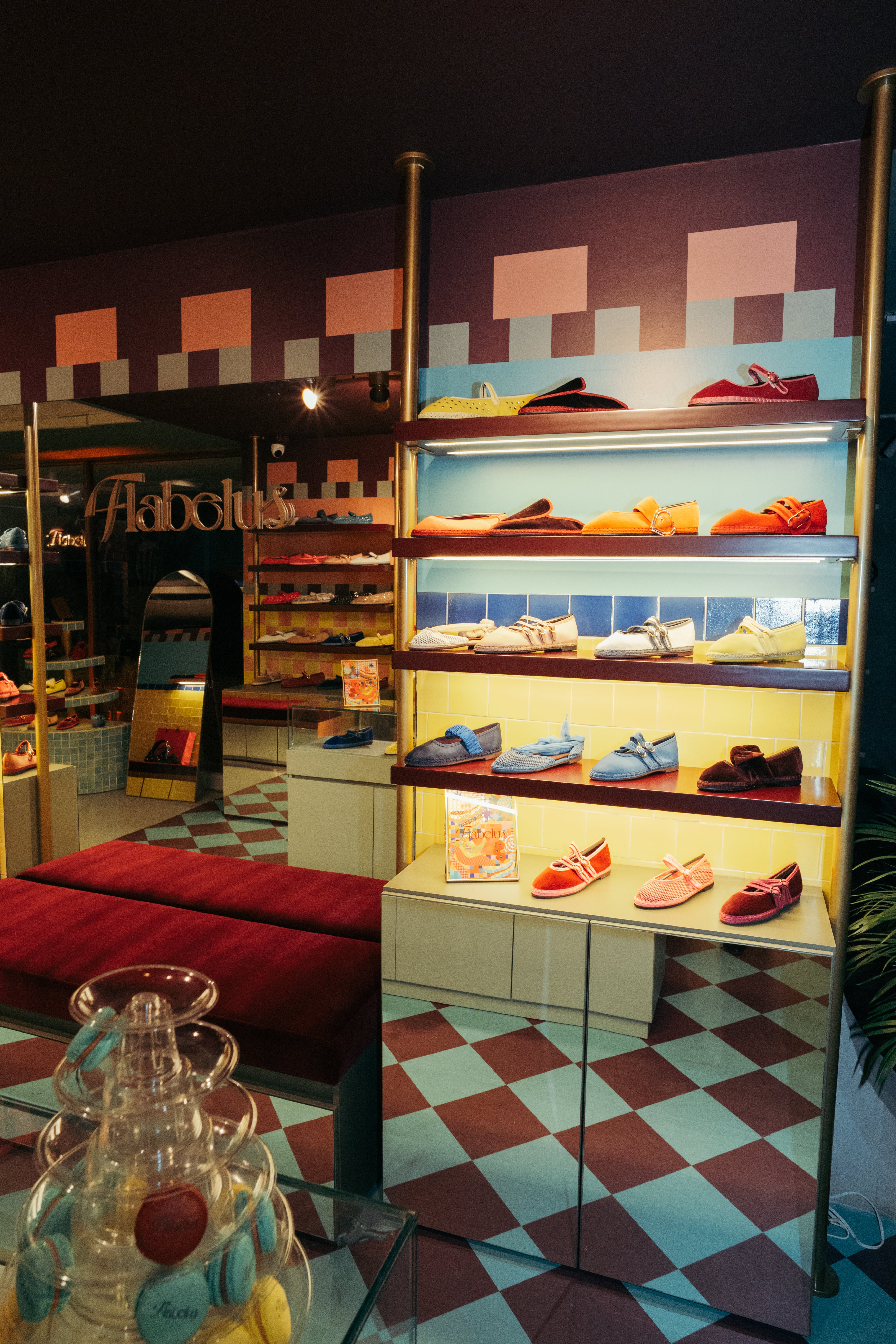 Con tiendas en ciudades como Madrid, París, Nueva York y Ciudad de México, Flabelus, la marca española inauguró un nuevo espacio en Bogotá consolidando su apuesta por el mercado latinoamericano.