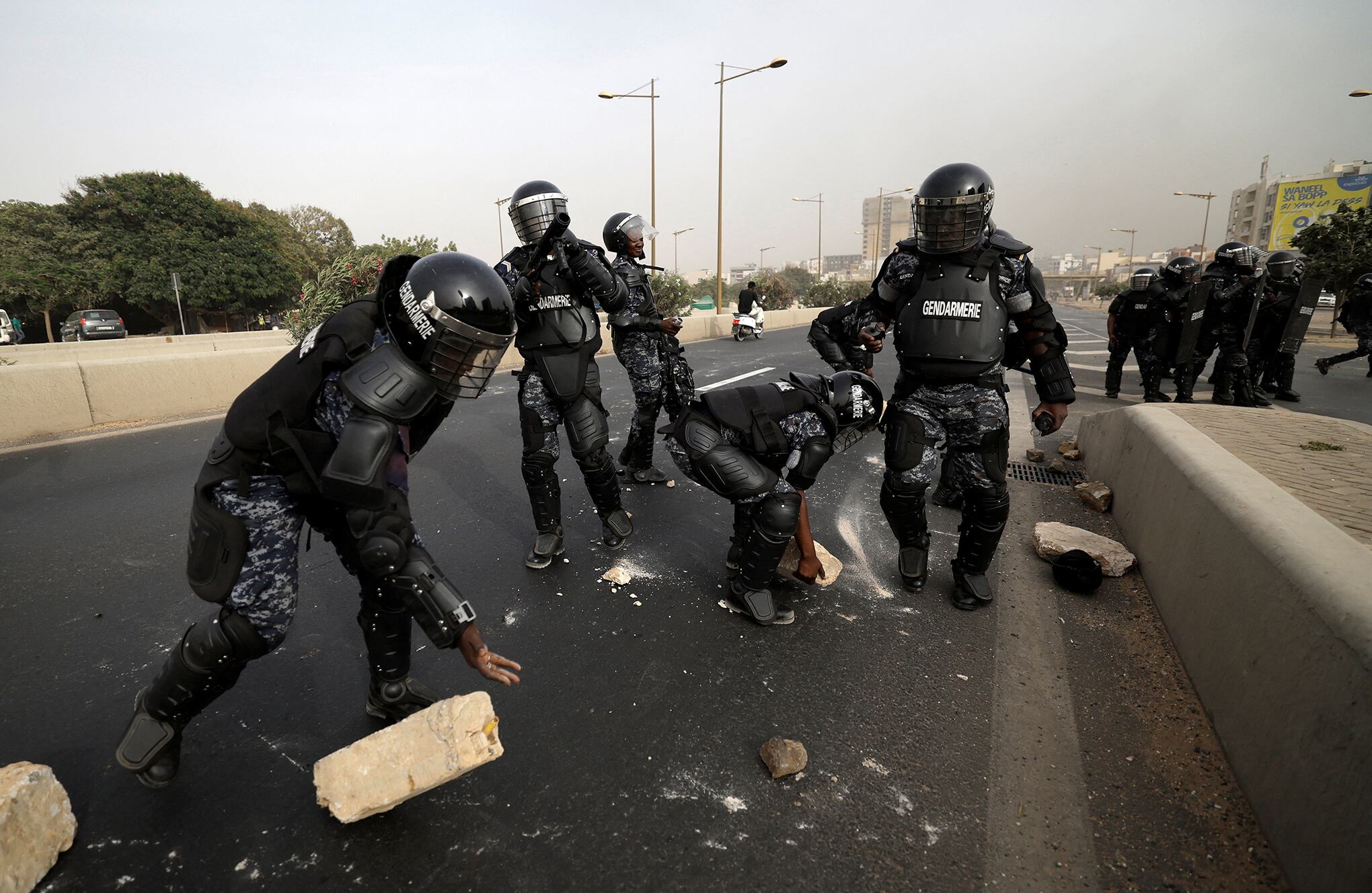 En imágenes : fuertes disturbios en llevan acabo en Senegal