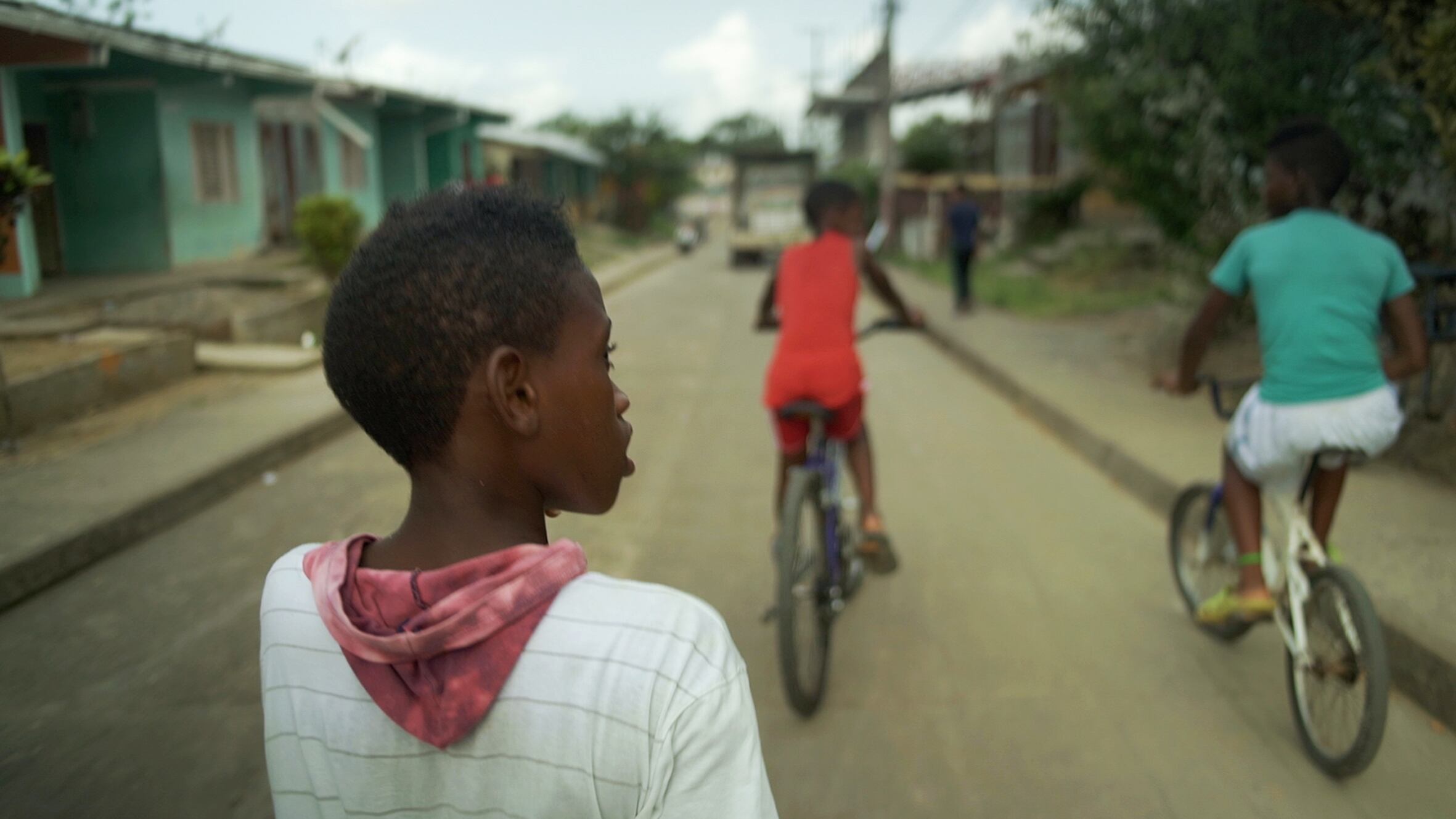 'El mañana es un palacio de agua';
'La jungla te conoce mejor que tú mismo'; 'nuestro canto a la guerra'.