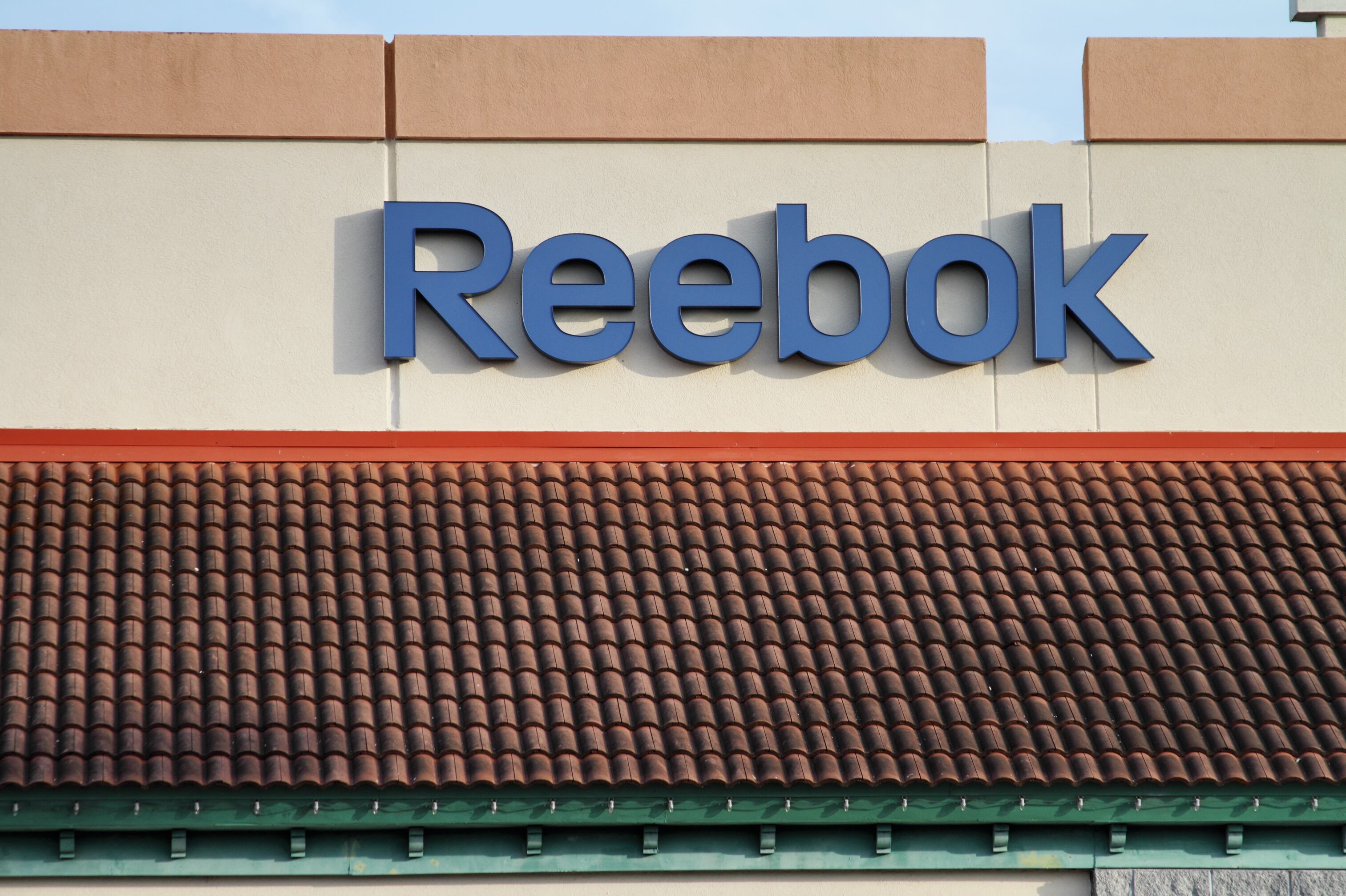 Reebok ha dado un paso decisivo en su estrategia para recuperar protagonismo en el baloncesto global al anunciar el nombramiento de Jide Osifeso como su nuevo director de baloncesto.