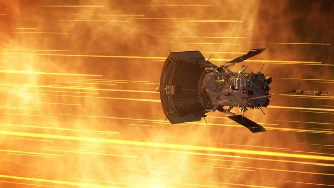 La Parker Solar Probe soportó temperaturas de entre 1370 y 1400 °C en su escudo térmico durante sus aproximaciones al Sol, sirviendo de referencia para la misión propuesta hacia 3I/ATLAS.