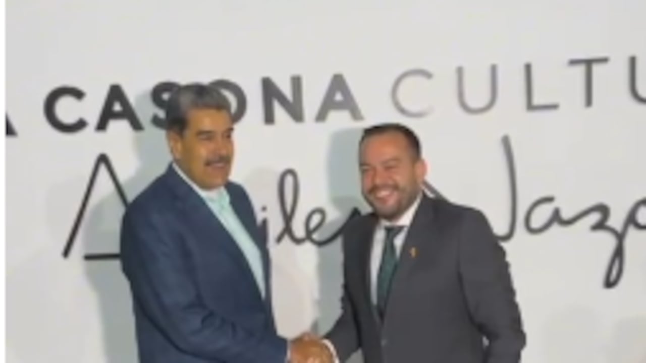 Nicolás Maduro junto al ministro de Minas colombiano, Edwin Palma