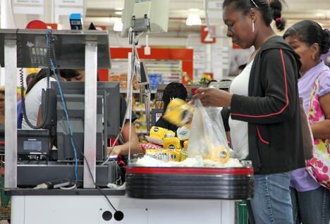 Para Javier Díaz, presidente de Analdex, hoy las oportunidades de productos colombianos en Venezuela están en los productos de primera necesidad.