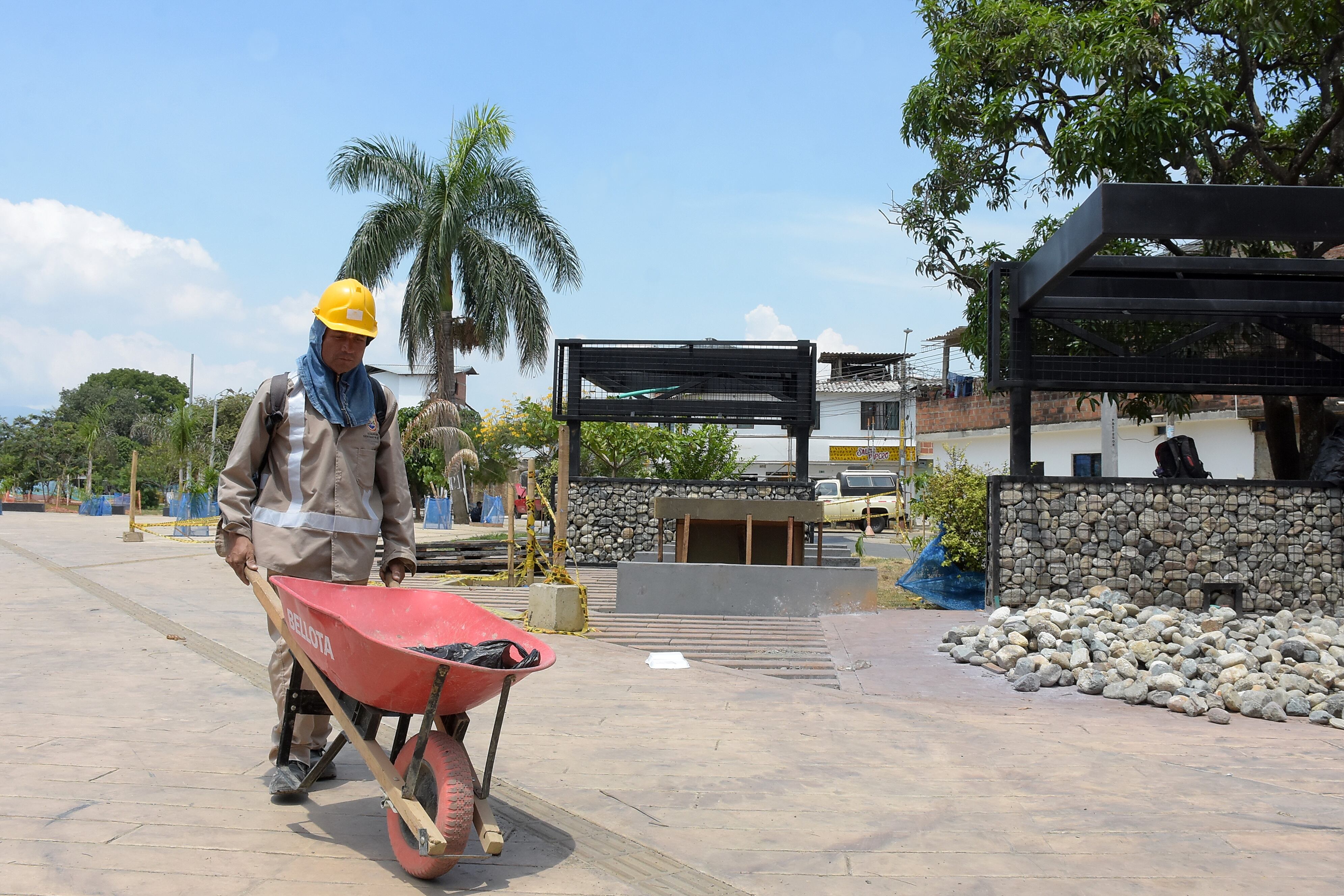 En el Boulevar de Oriente continúan los avances de obra de este proyecto de la administración municipal y que beneficia a los residentes del sector.