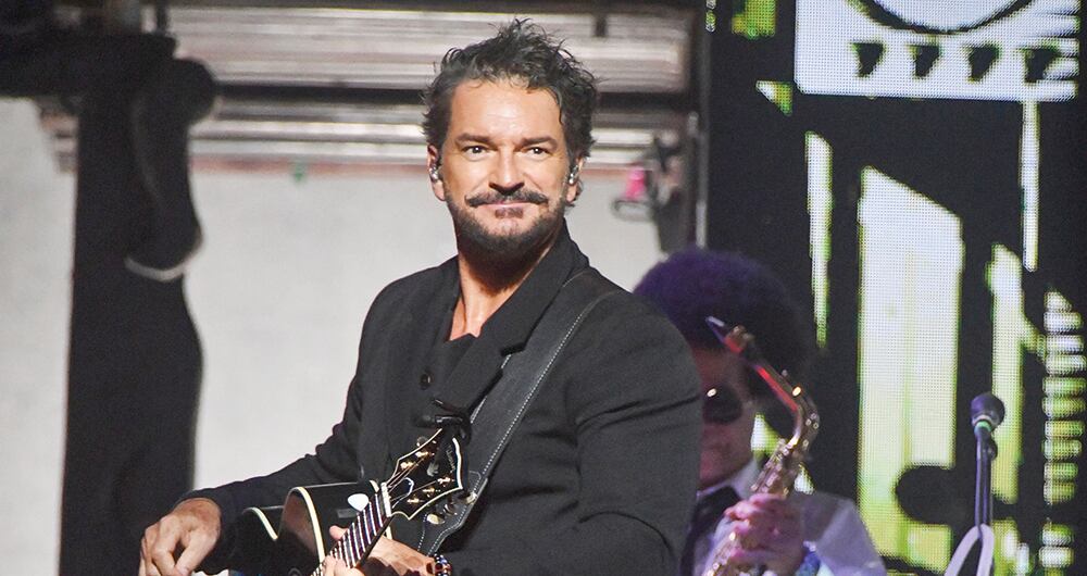 Ricardo Arjona sorprendió a los fanáticos con la noticia de su retiro de la música. 