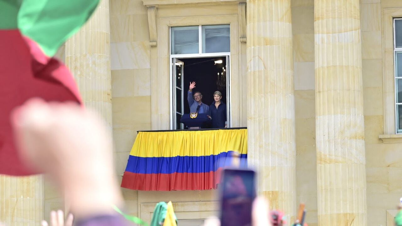 El presidente Gustavo Petro, en el balcón de la Casa de Nariño