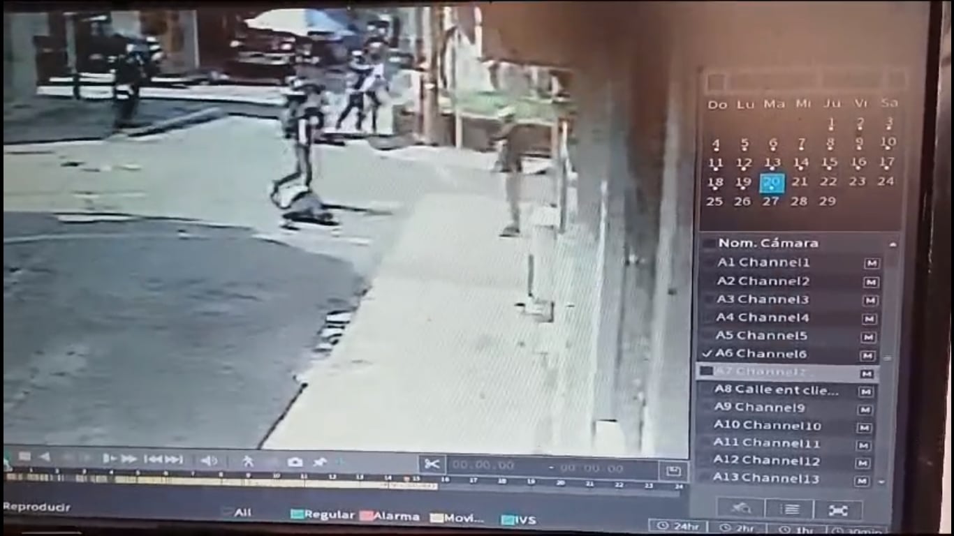 El hecho quedó grabado en las cámaras del sector.