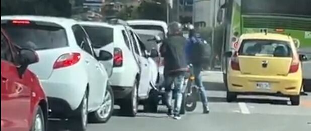 Robo a mano armada en el norte de Bogotá.