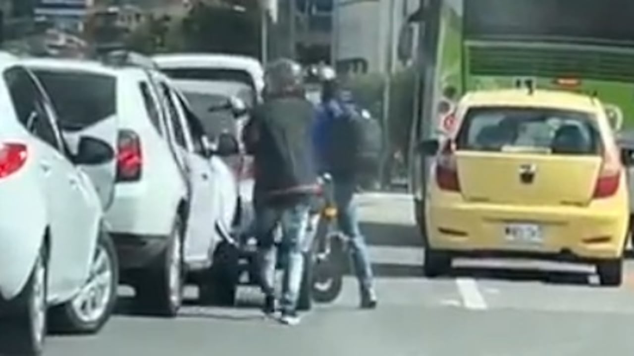 Robo a mano armada en el norte de Bogotá.