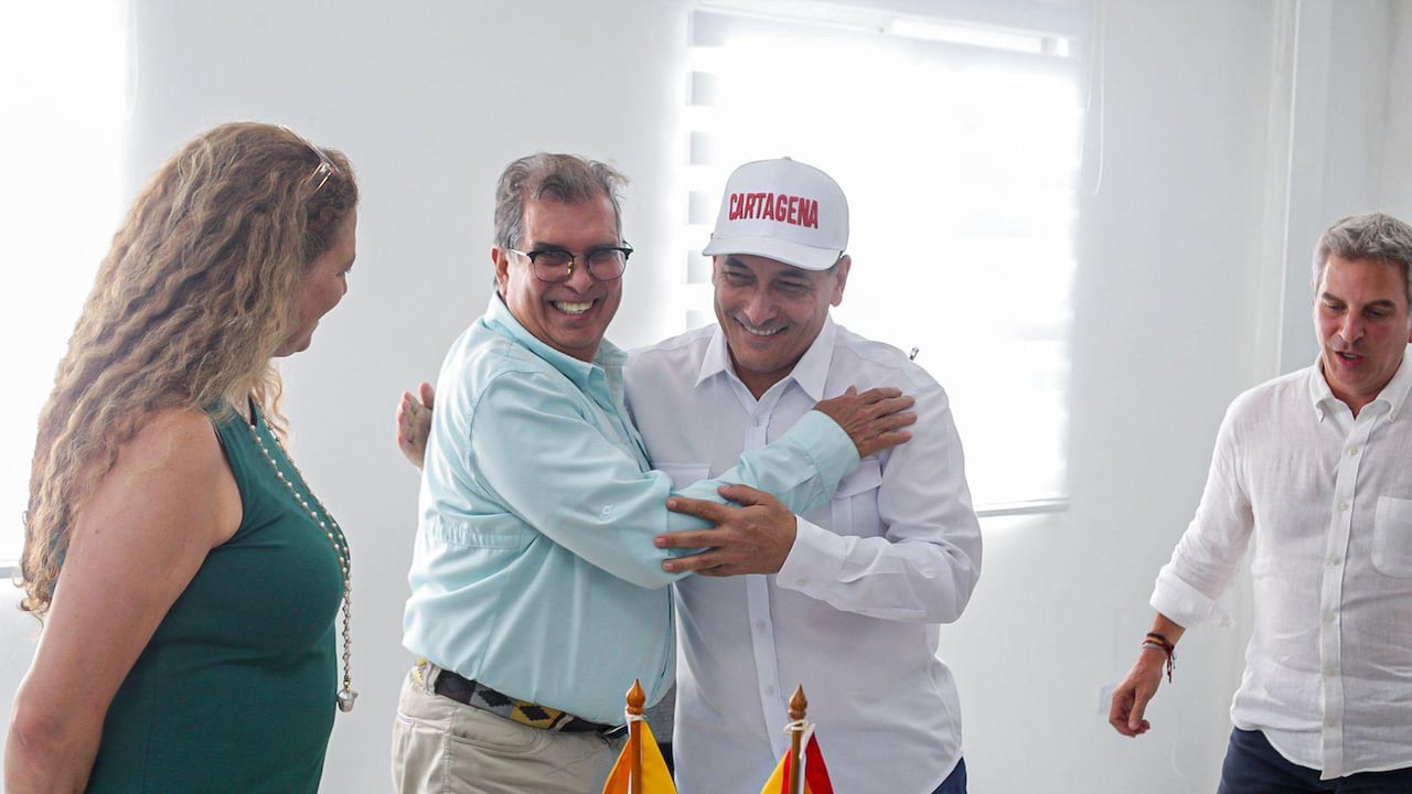 Dumek Turbay Paz saluda a Fabio Arjona, próximo ministro de Ambiente y Desarrollo Sostenible.