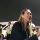 Mujer humilló a un policía diciéndole que no era nada y en cambio su esposo si merecía respeto por ser un coronel del Ejército.