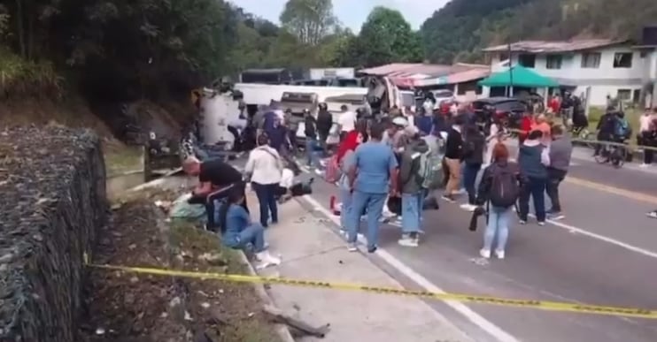 El accidente de tránsito ocurrió en el sector de Puerto Araujo, en la vía que comunica a la ciudad de Bogotá con el municipio de La Mesa