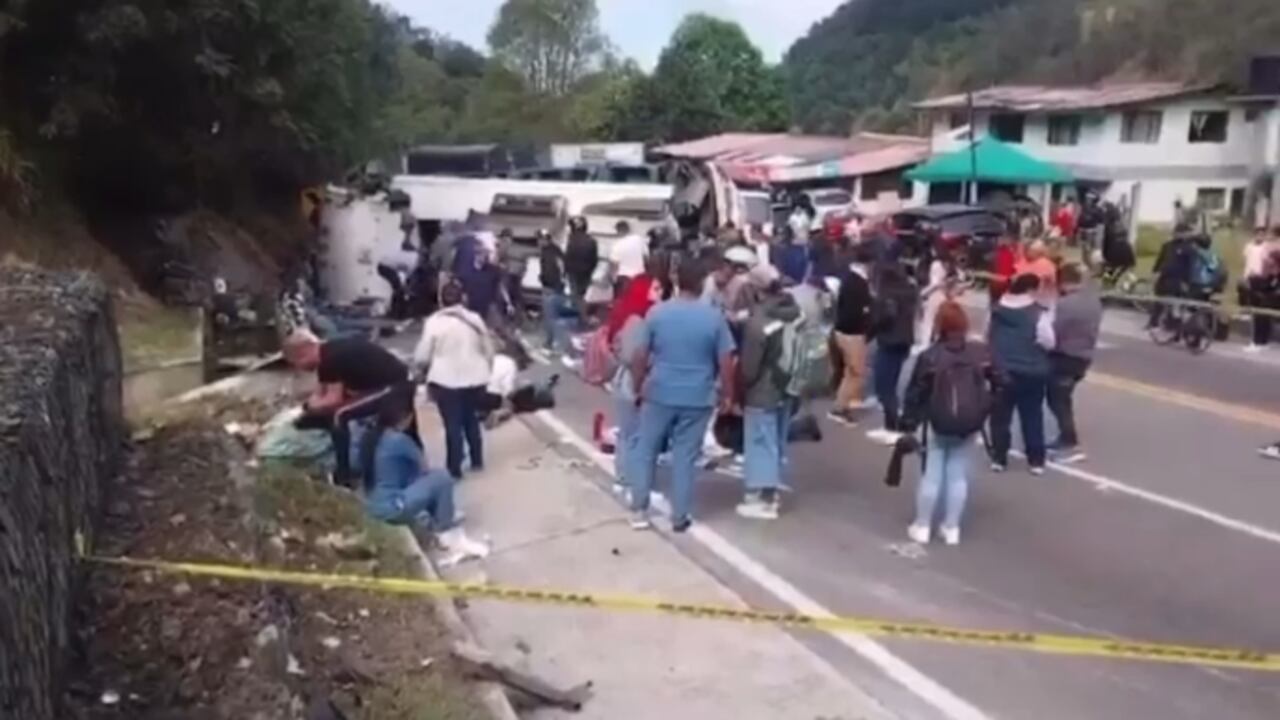 El accidente de tránsito ocurrió en el sector de Puerto Araujo, en la vía que comunica a la ciudad de Bogotá con el municipio de La Mesa