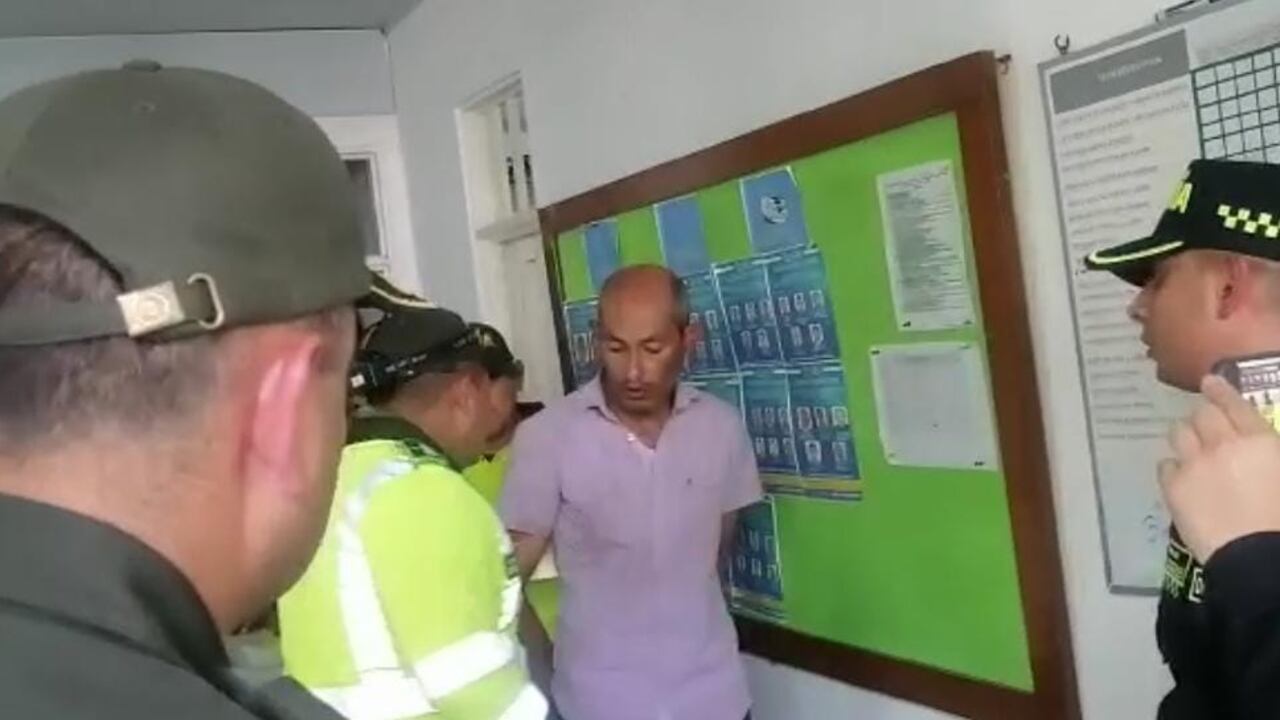 Exclusivo: con un billete de 50.000, el papá del pequeño Esteban Cubillos, intentó sobornar a los policías que lo capturaron.