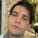 El creador de contenido tiene varias mascotas.