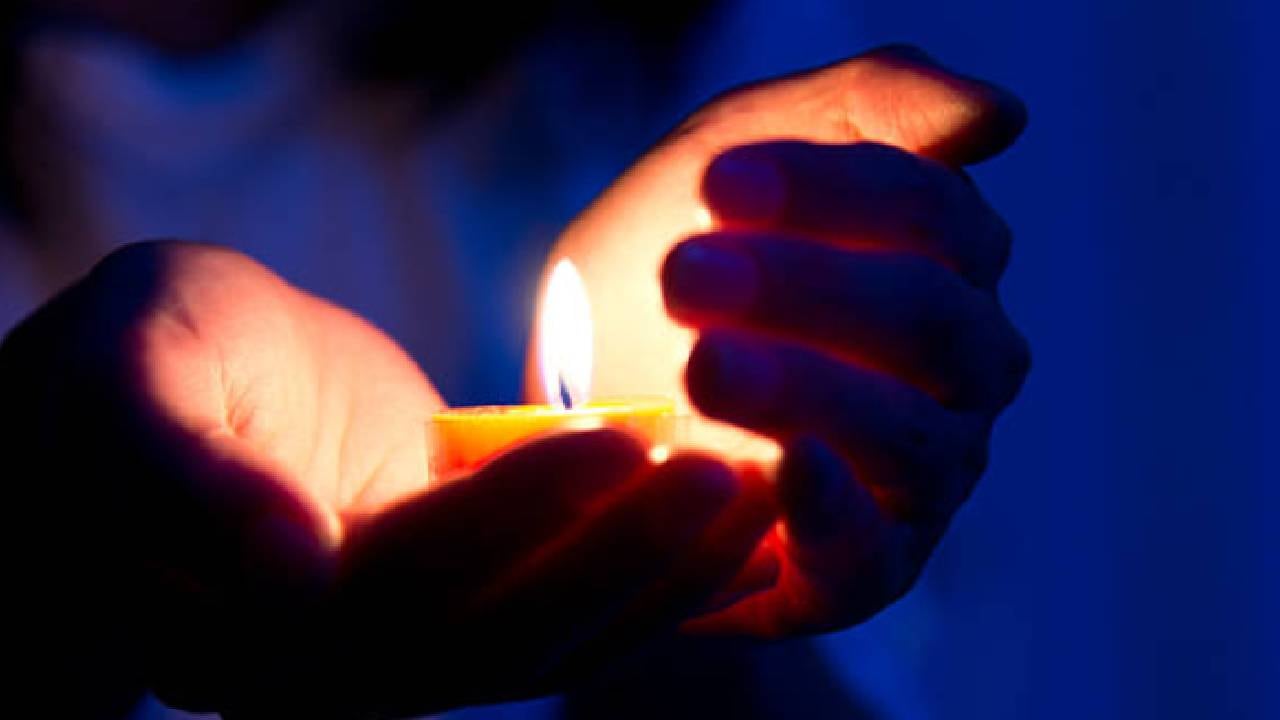 Debido a la escasez de parafina el costo de las velas se vio afectado.