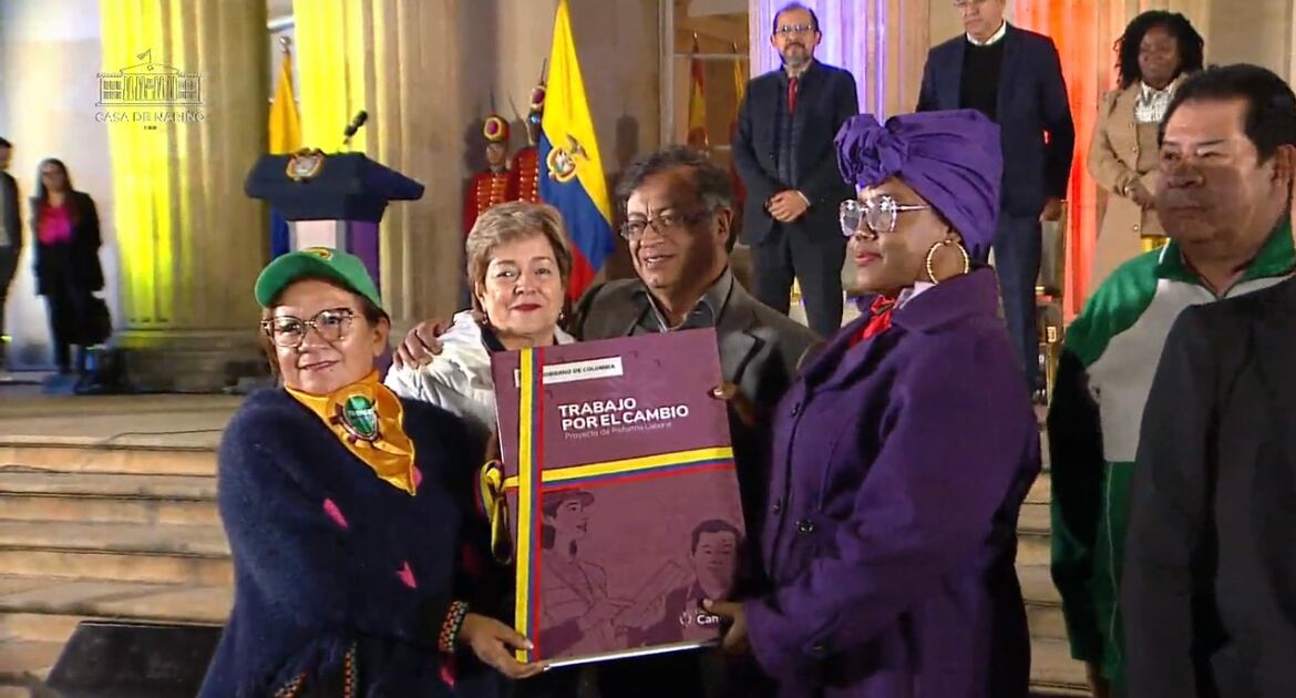 Presidente Gustavo Petro radicó la reforma laboral