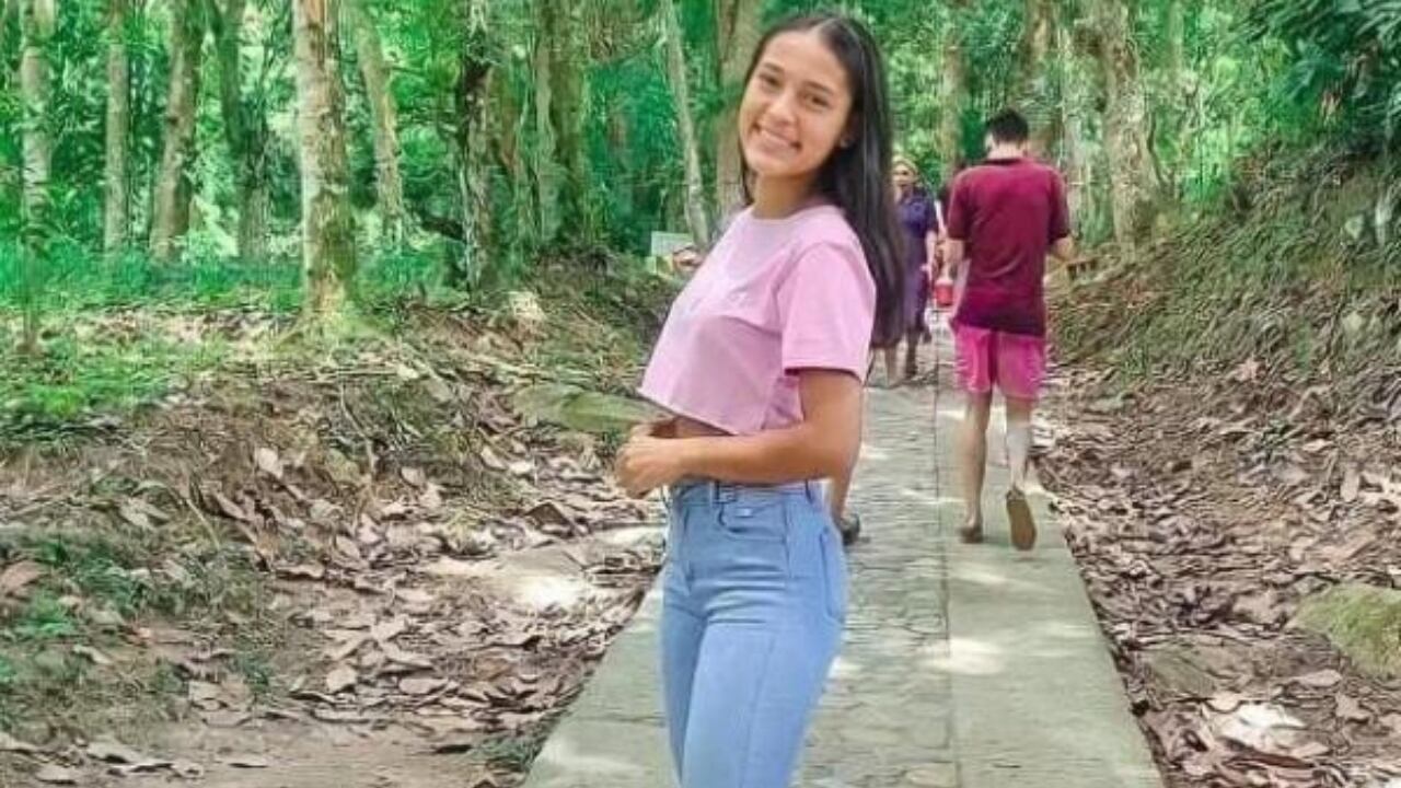 La joven era hija única.