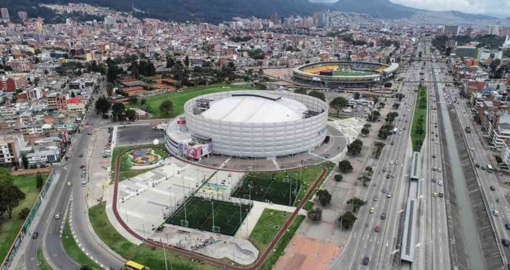En este lugar y con la ayuda de la EPS Sanitas, se aplicaron más de 800.000 dosis y las personas acudían ahí para su vacuna ya que era uno de los puntos más ágiles
