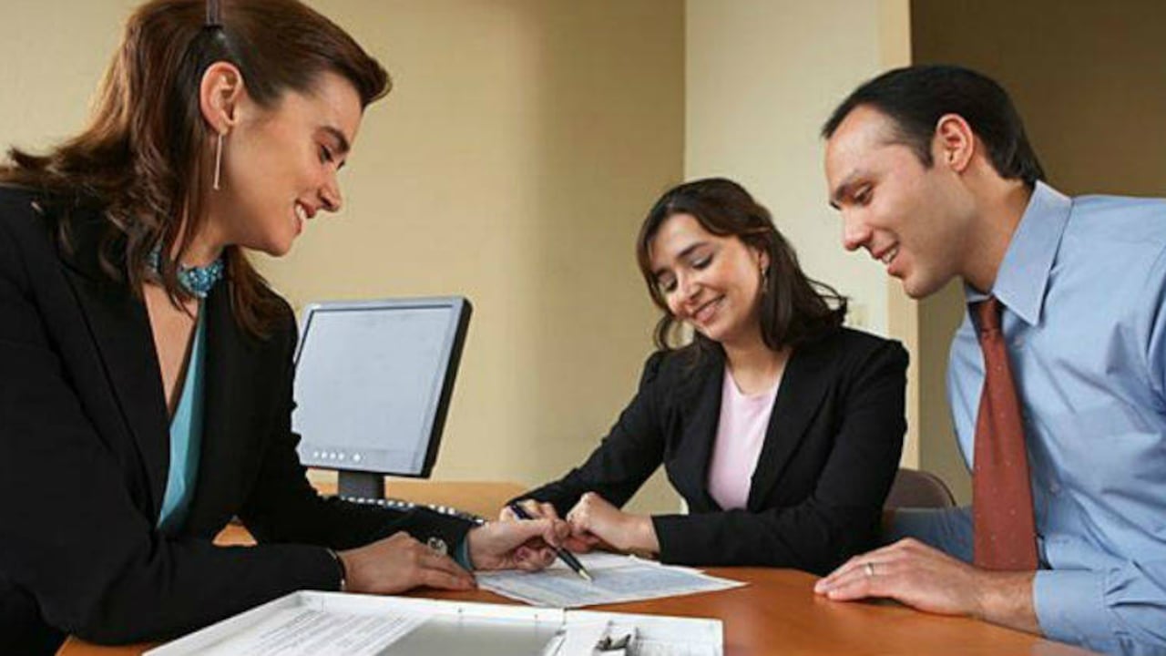 Estas dos figuras le permiten ponerse al día con sus obligaciones financieras.