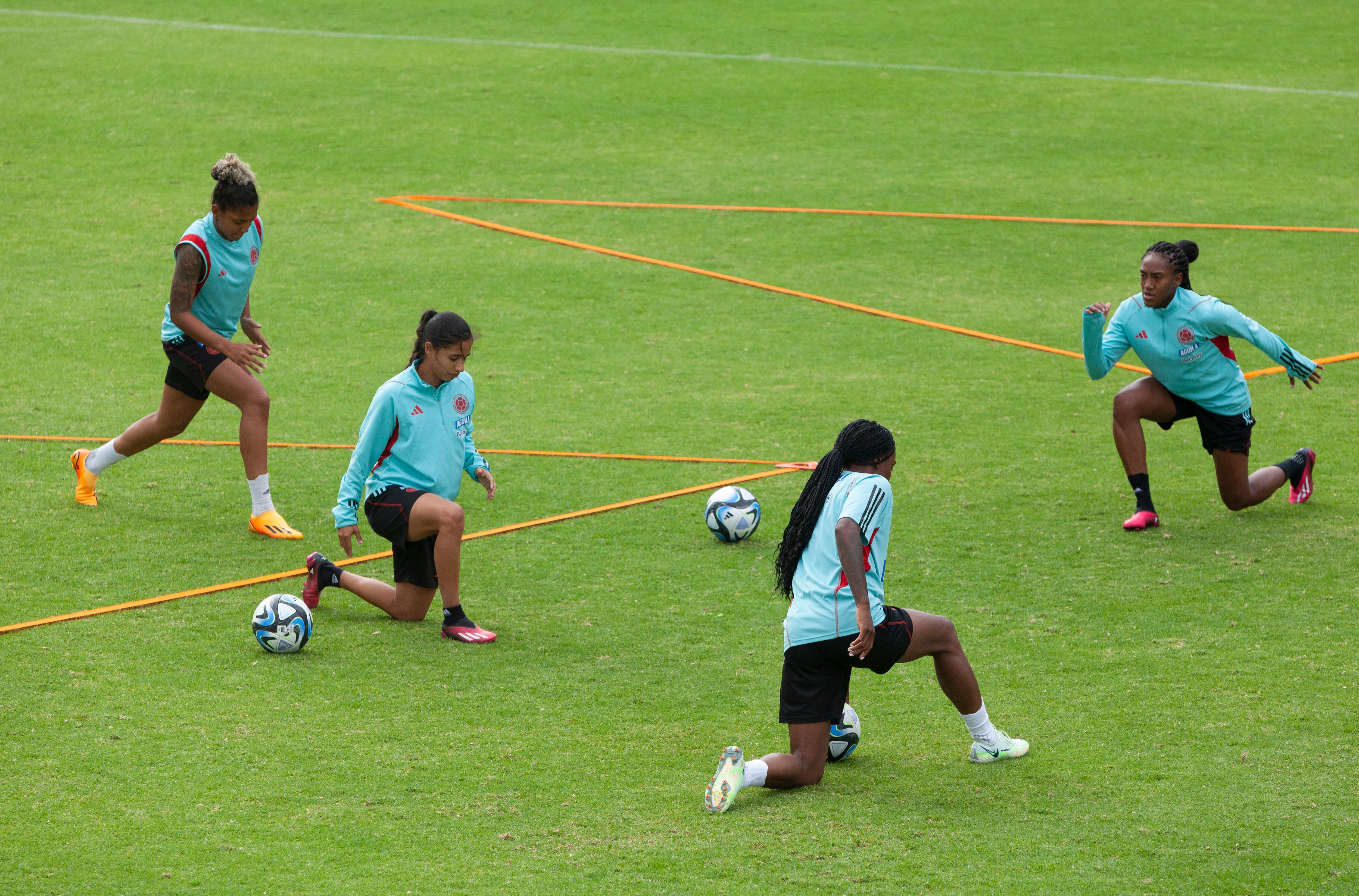 Selección femenina de futbol