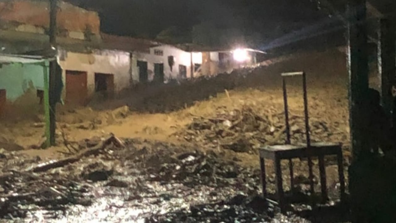 Otra emergencia en Dabeiba, Antioquia creciente de quebrada destruyó ocho viviendas y otras 40 resultaron afectadas.