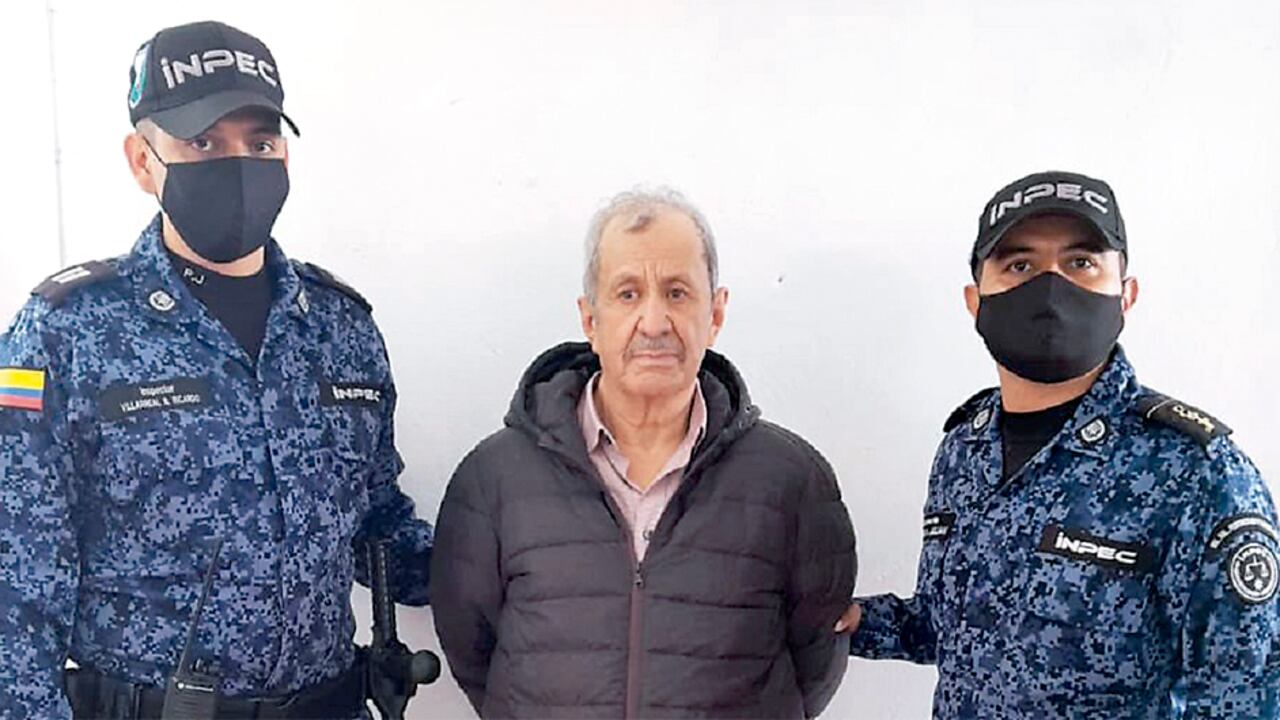 Fiscalía declara de lesa humanidad los delitos de violencia sexual basados en género contra menores de edad por los que acusó formalmente al exjefe paramilitar Hernán Giraldo Serna.