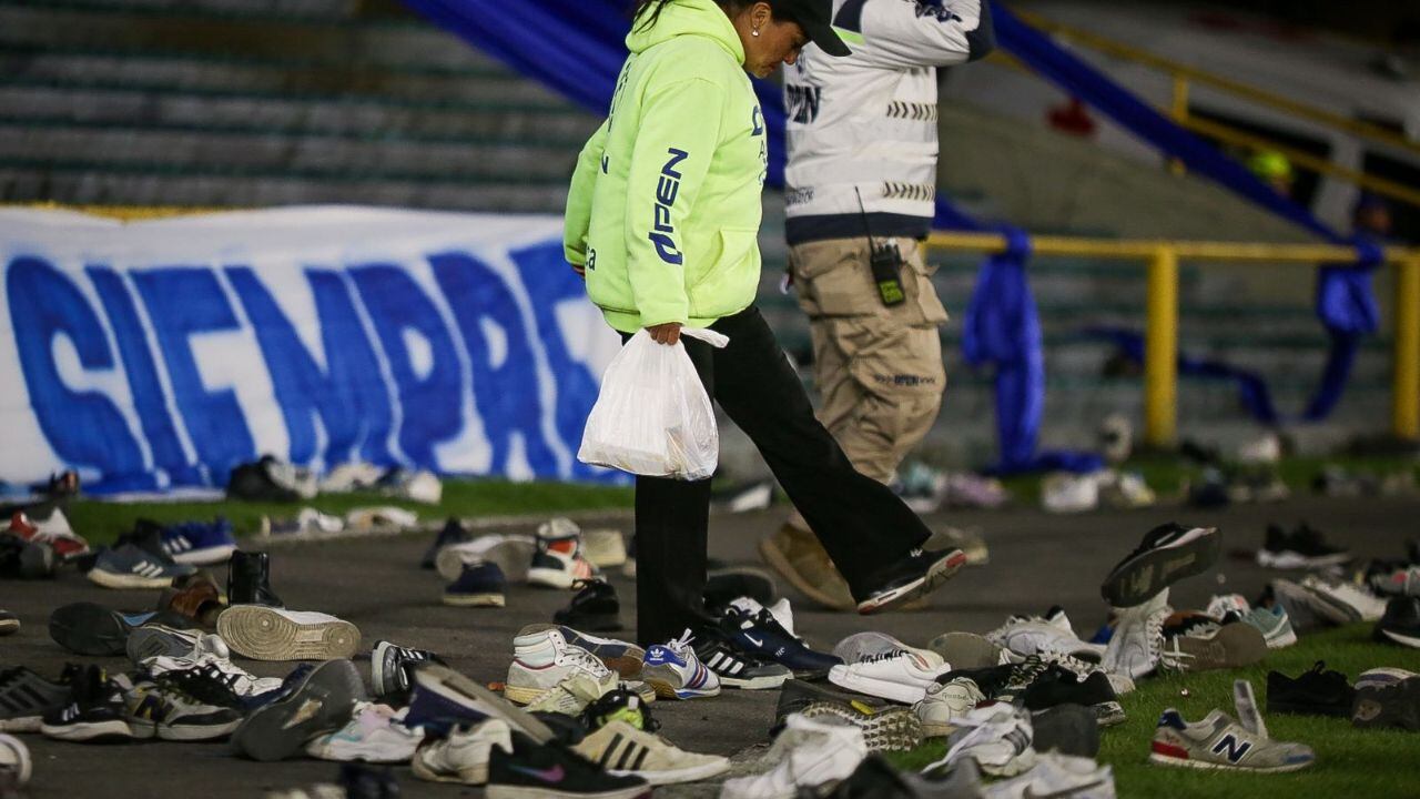 El plan de los hinchas azules para tirar zapatos en El Campín.