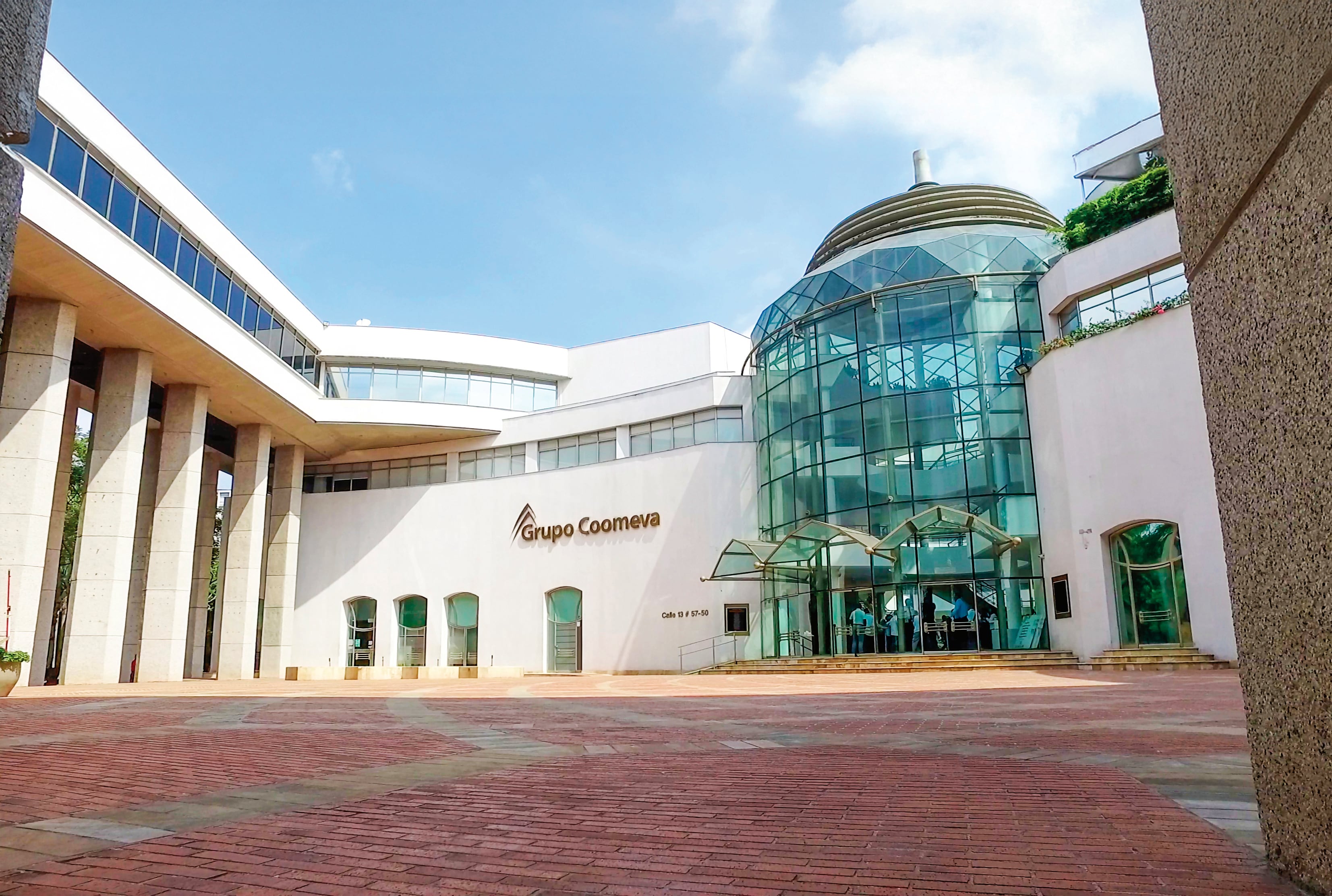 Coomeva, con más de seis décadas de historia, encarna ese principio: construir progreso a través de la cooperación.