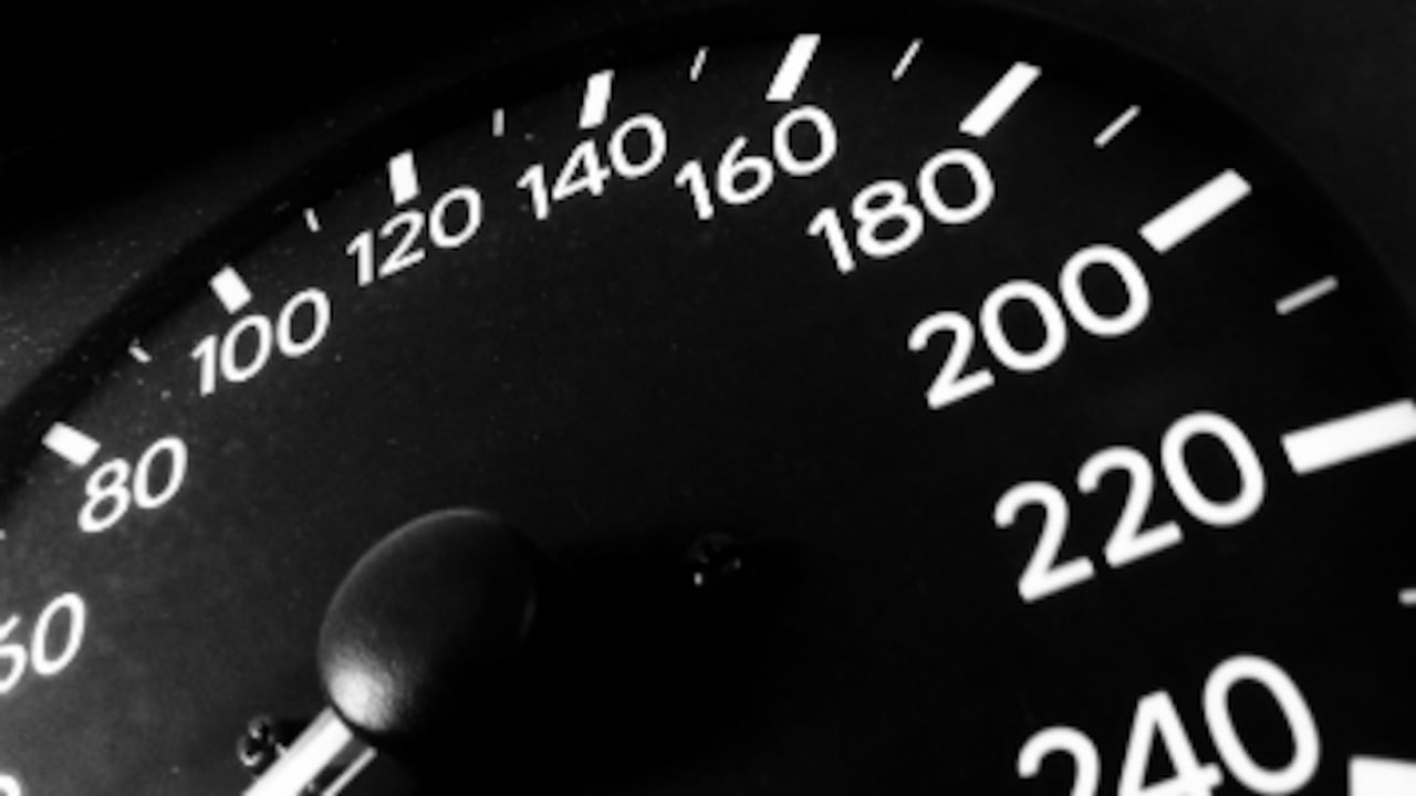 Viajar a más de 80 km por hora incrementa el consumo de combustible entre un 20% y un 40%.