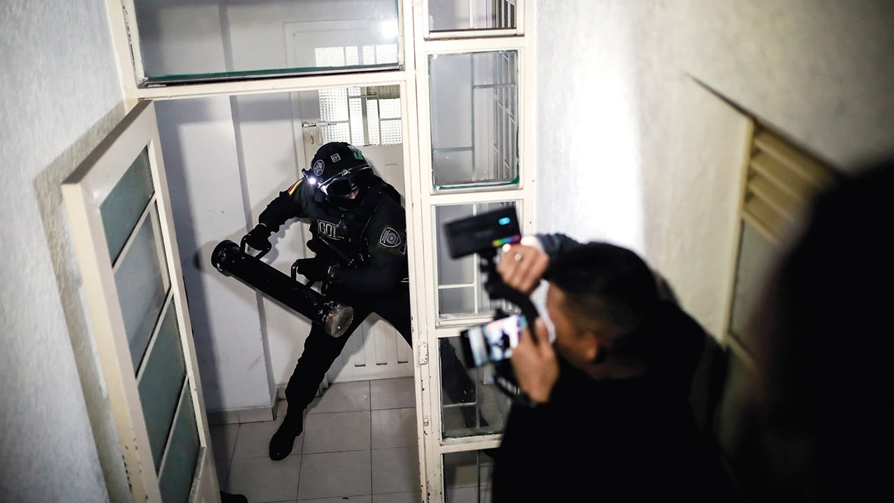 Dos resoluciones de la Fiscalía que pudieron haber sido expedidas con buena voluntad, y en línea con el objetivo estratégico de la fiscal Luz Adriana Camargo de poner en orden la casa, revolcaron expedientes que estaban enterrados y colapsaron a las unidades Gaula en el ente acusador. 