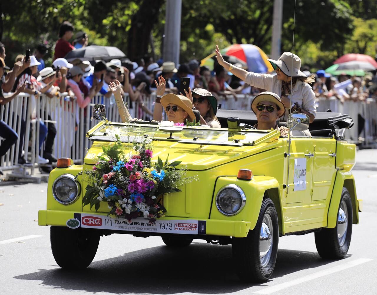Desfile de Autos Clásicos y Antiguos en Medellín.