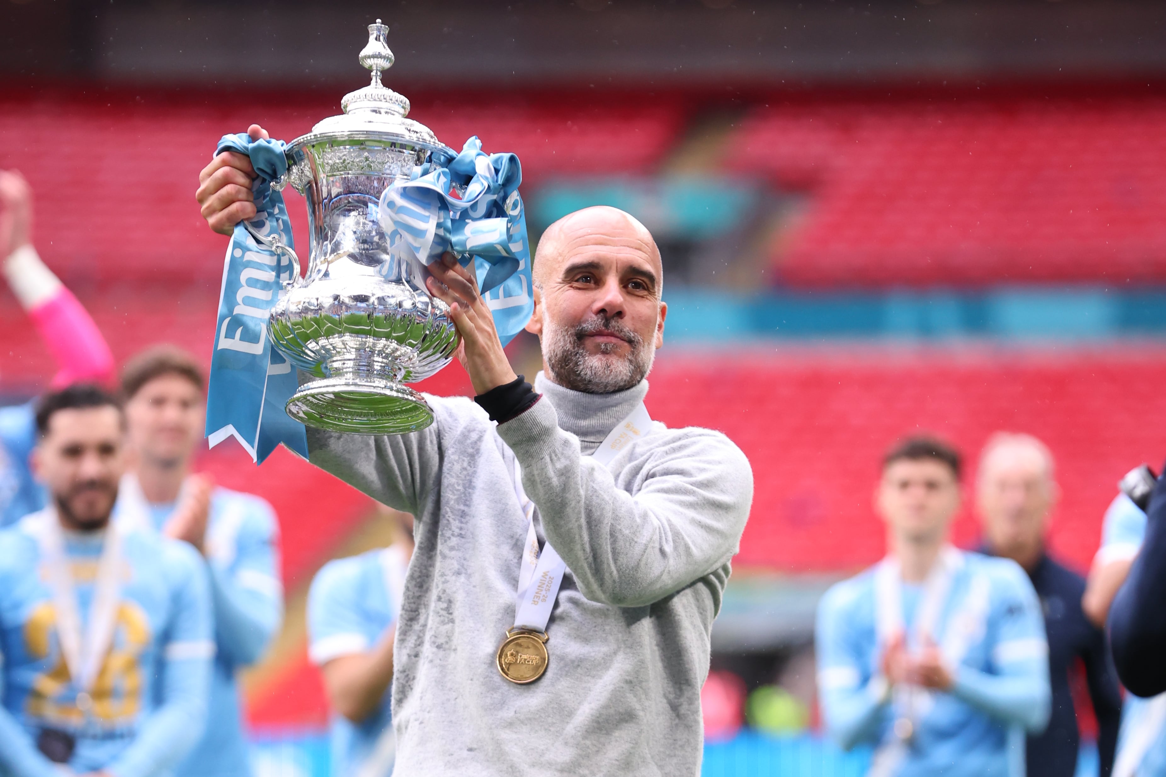 El entrenador español celebrando el título.