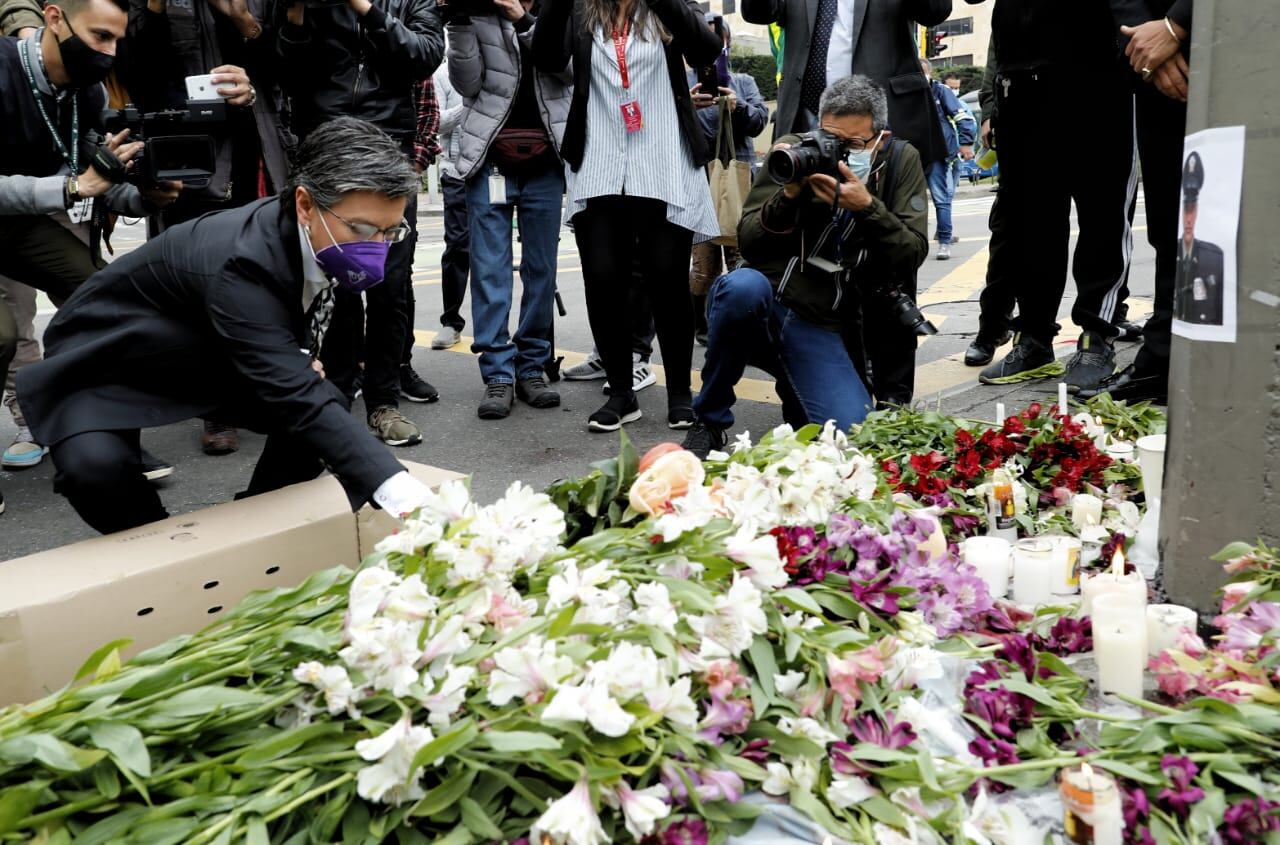 Homenaje al Patrullero Edwin Caro, en la 7 con 79