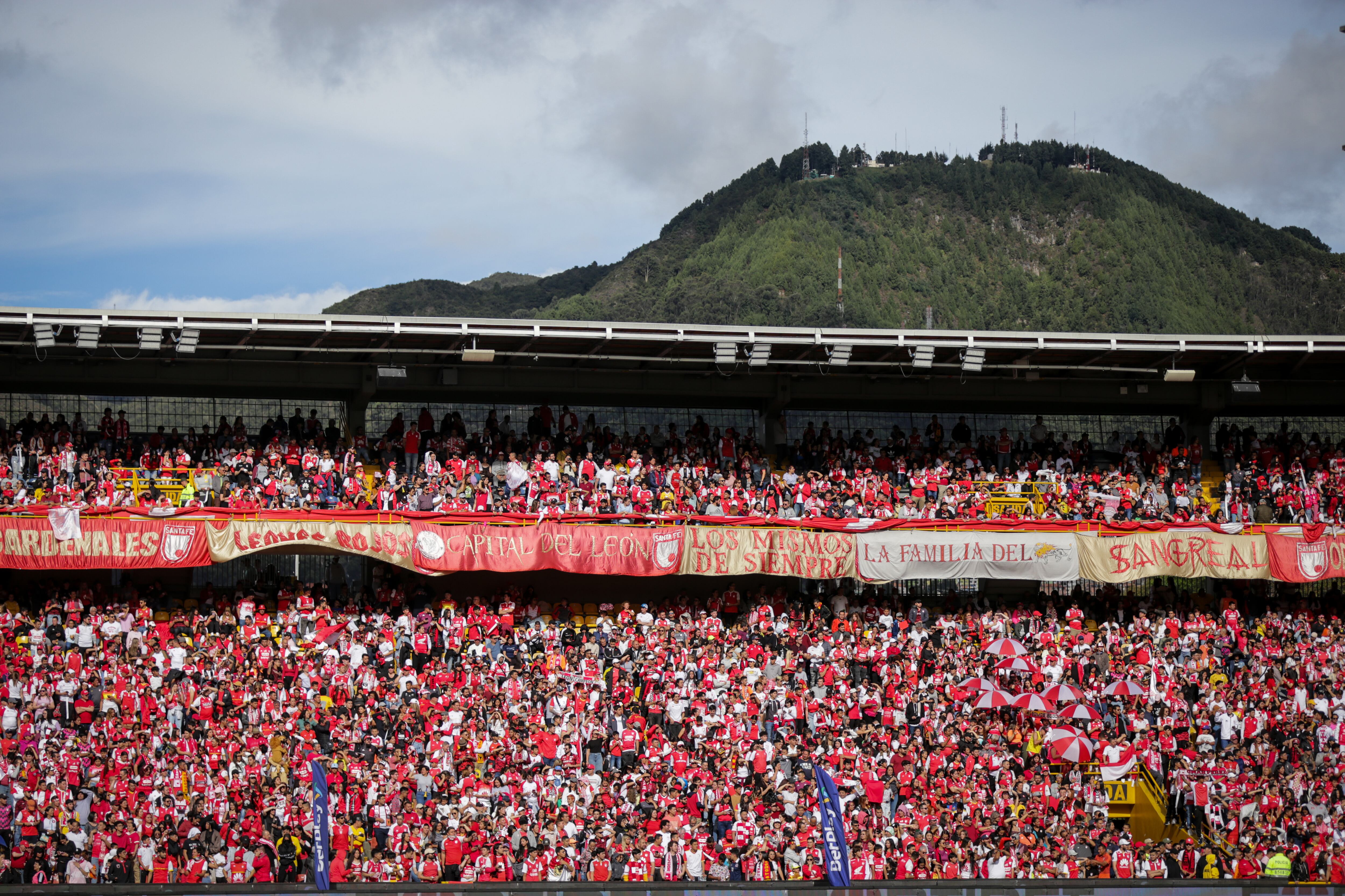 Bogotá. Junio 25 de 2023. Independiente Santa Fe enfrenta al America de Cali en juego válido por el partido de Ida de la Final de la Liga Femenina BetPlay I-2023 en el estadio Nemesio Camacho el Campin. (Colprensa - Mariano Vimos)