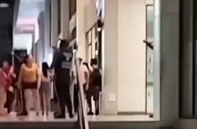 Un gremio se reunió en la terraza del centro comercial y desató una riña