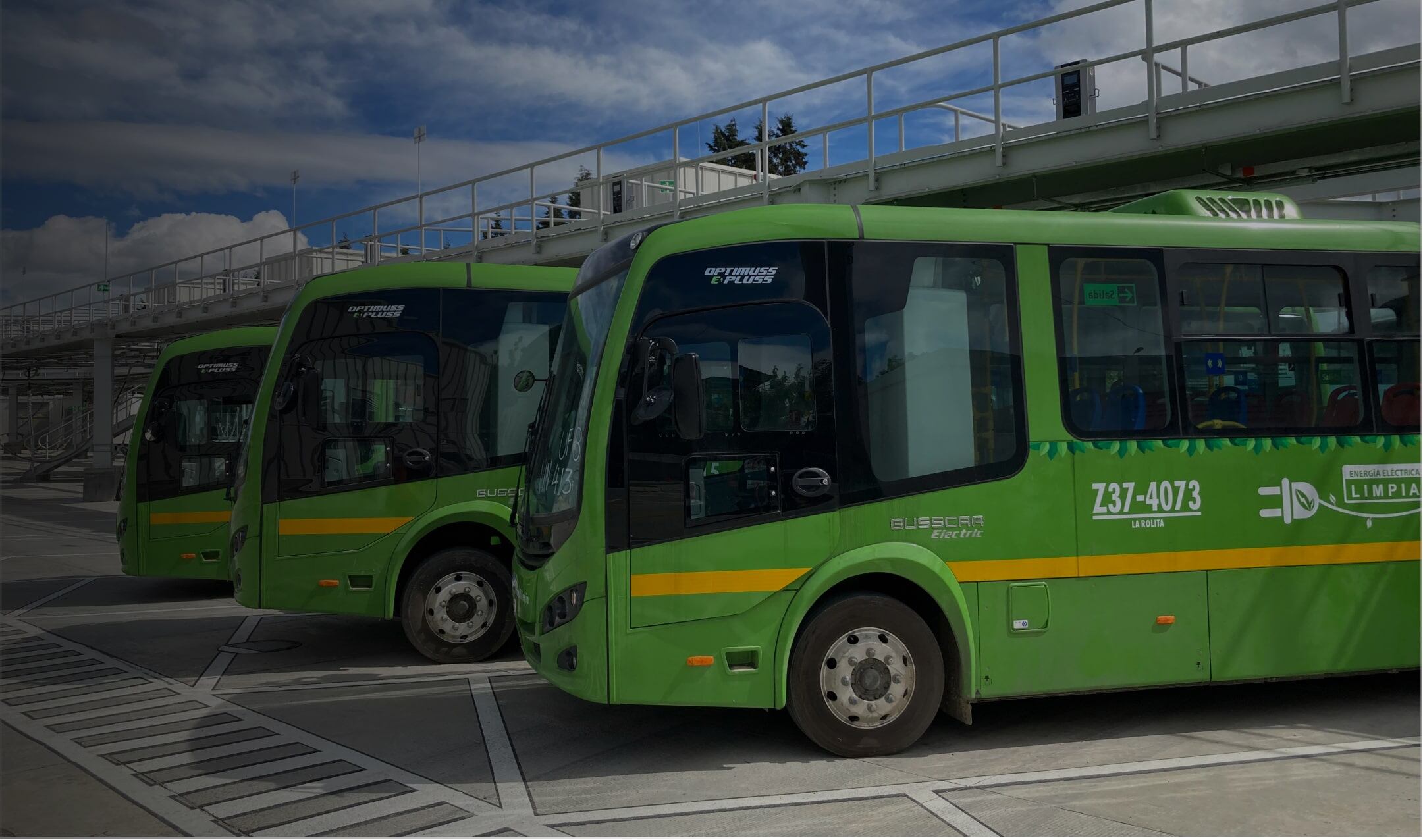 Conductora del SITP fue agredida por un conductor de bus particular.