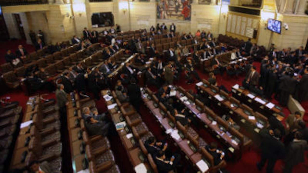 ¿Vacío o lleno? ¿Cómo se verá el Capitolio en las sesiones extras que el gobierno convocó para hundir la reforma a la Justicia? Los parelamentarios tienen miedo que los investiguen por debatir una reforma a la justicia por fuera de la ley.