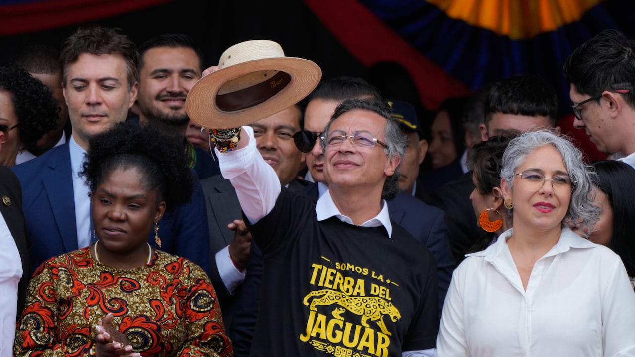 Presidente Gustavo Petro: “Este sombrero de Carlos Pizarro tiene una significación especial que las generaciones recientes deben conocer en toda Colombia"