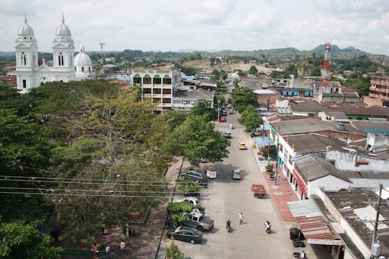 La Procuraduría General de la Nación lo investiga por presuntas irregularidades en los contratos para el servicio de grúas, parqueaderos y licencias de tránsito durante su mandato entre los años 2016 y 2019.