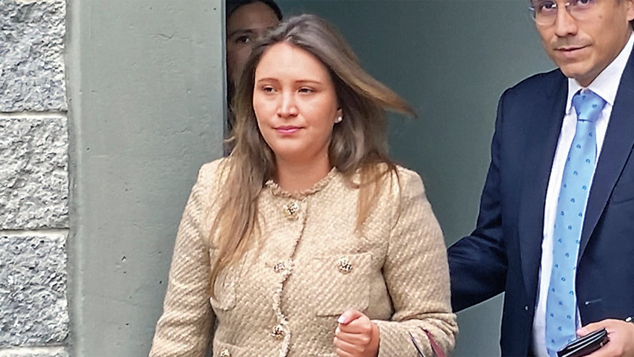 María Alejandra Benavides, exasesora del exministro de Hacienda Ricardo Bonilla, contará en la Corte Suprema todo sobre los contratos corruptos para los congresistas. Busca inmunidad total y salpicará también a Bonilla.