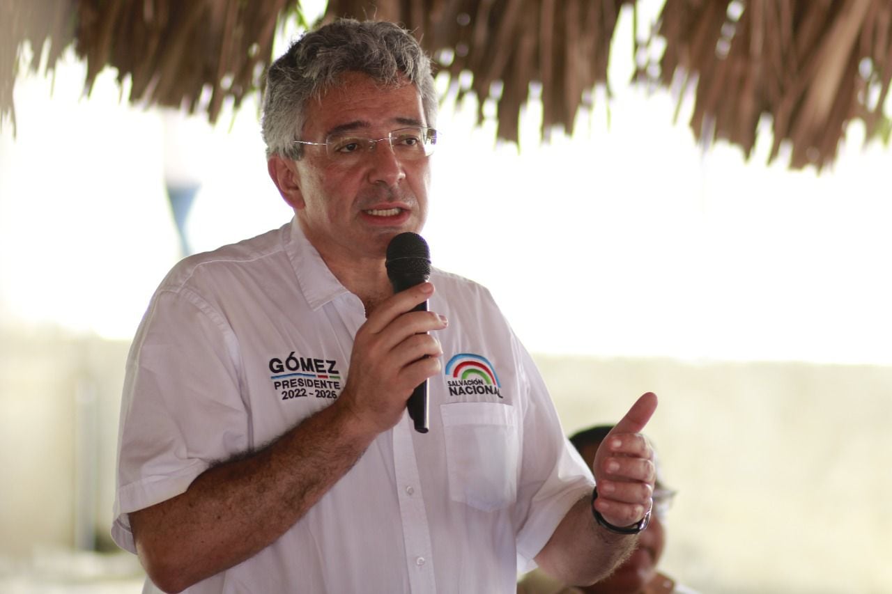 Enrique Gómez en la Guajira Foto: Prensa Enrique Gómez