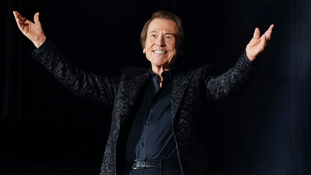 Raphael incluyó a Colombia en su gira para promocionar su nuevo trabajo discográfico.